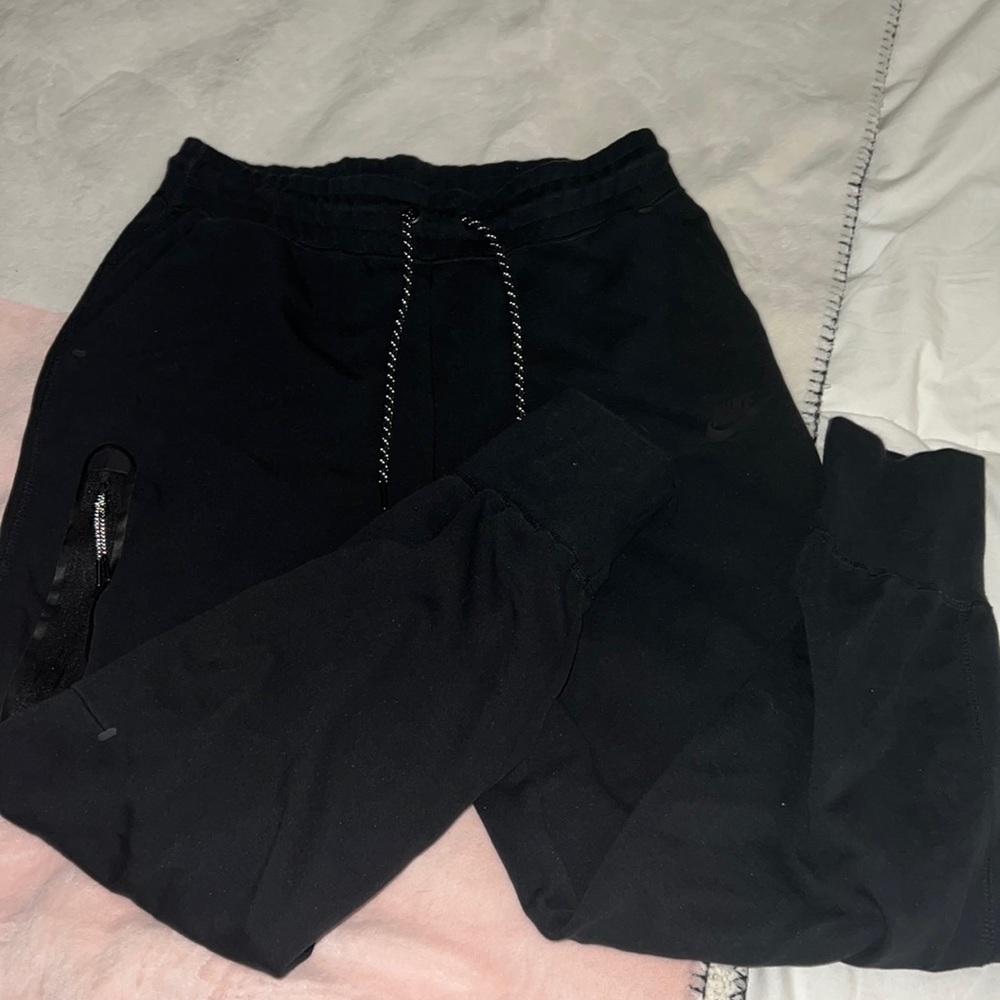 nike tech sweatpants
